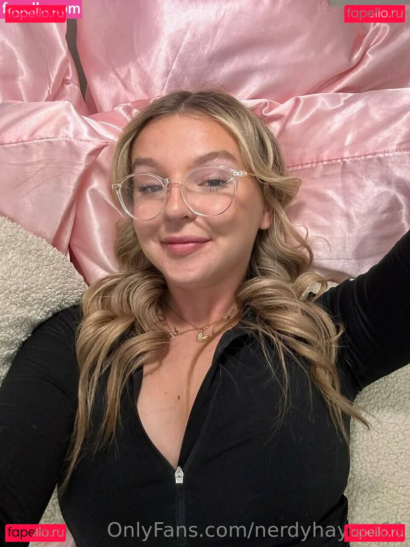 nerdyhayley69 Onlyfans Photo Gallery 