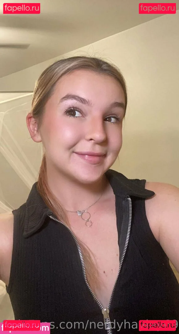 nerdyhayley69 Onlyfans Photo Gallery 