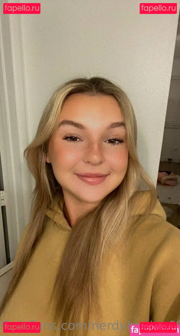 nerdyhayley69 Onlyfans Photo Gallery 