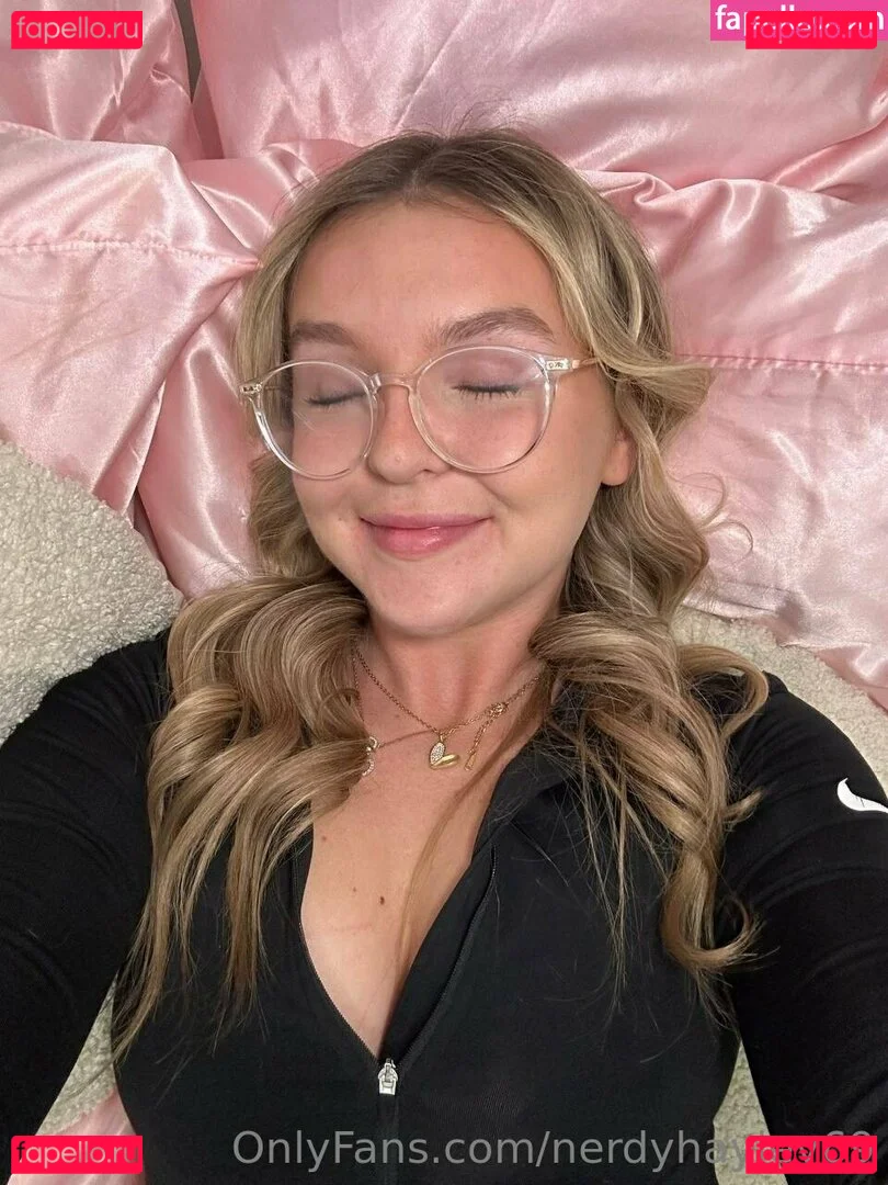 nerdyhayley69 Onlyfans Photo Gallery 