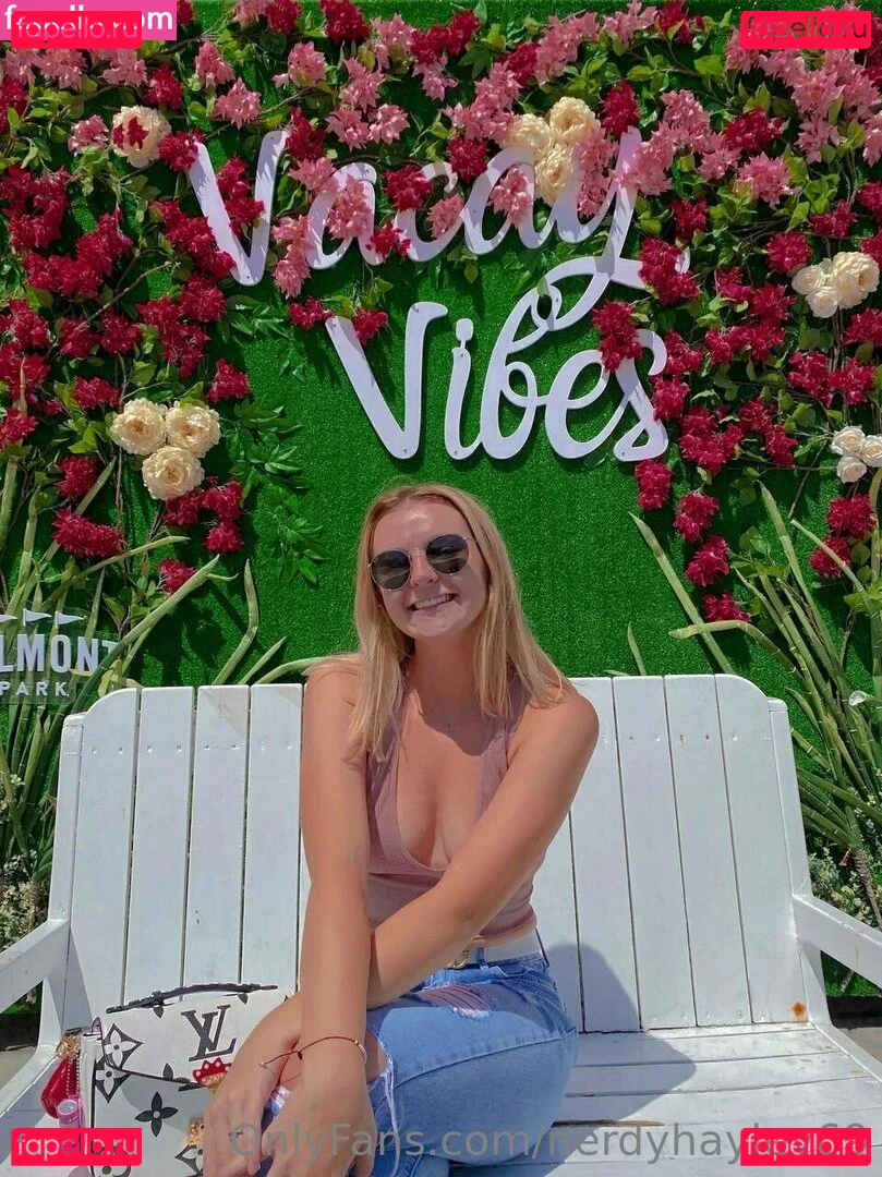 nerdyhayley69 Onlyfans Photo Gallery 