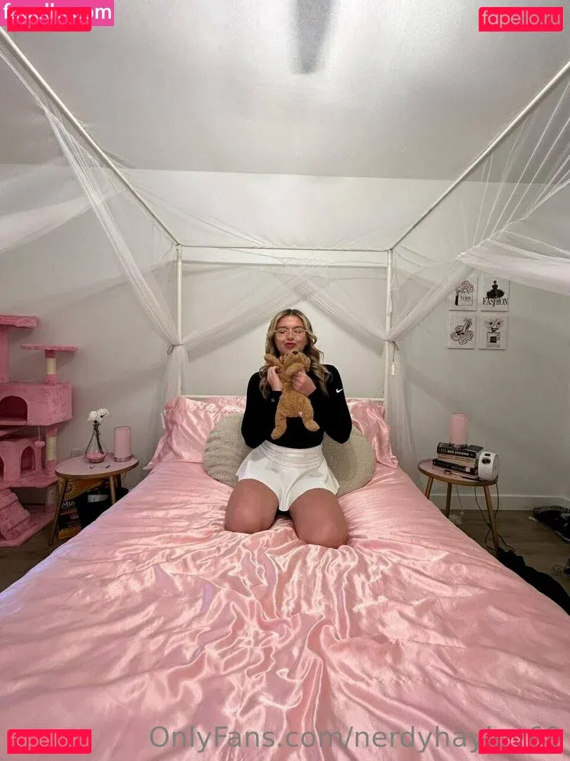 nerdyhayley69 Onlyfans Photo Gallery 