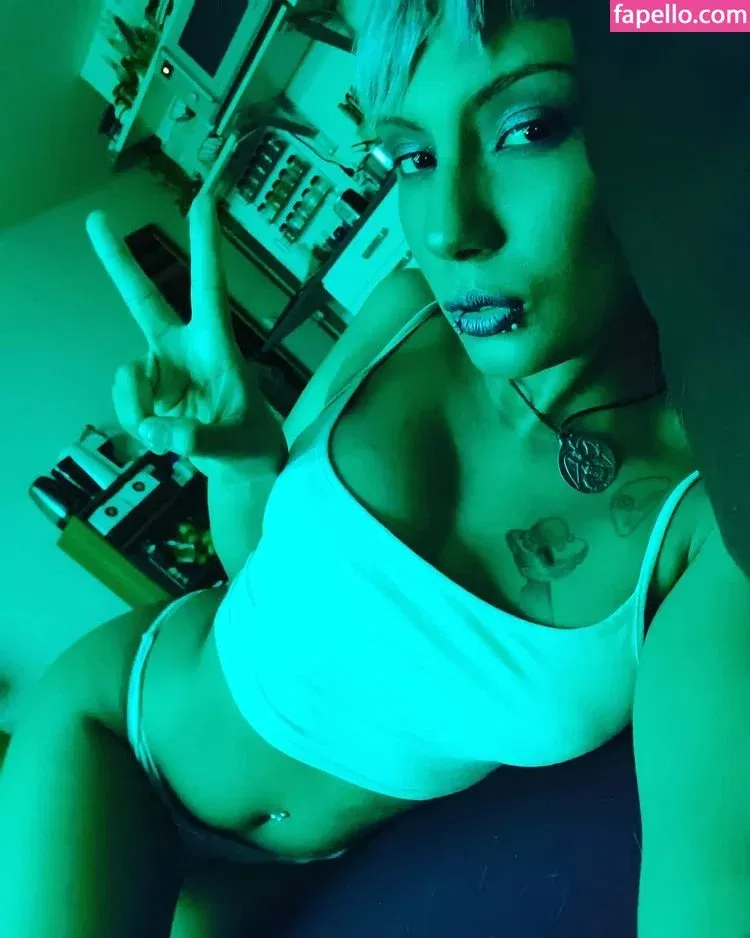 Nasu Grinder Onlyfans Photo Gallery 