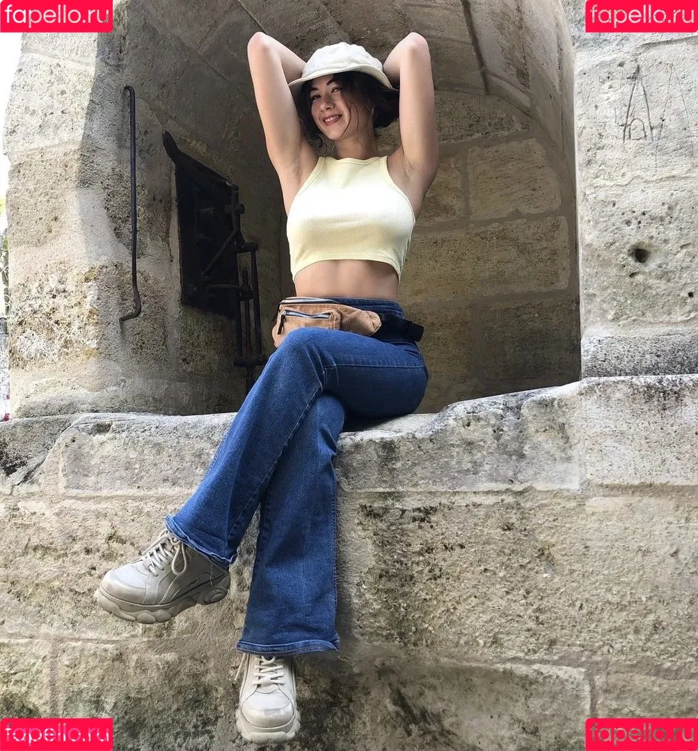Florine Mazoyer Onlyfans Photo Gallery 
