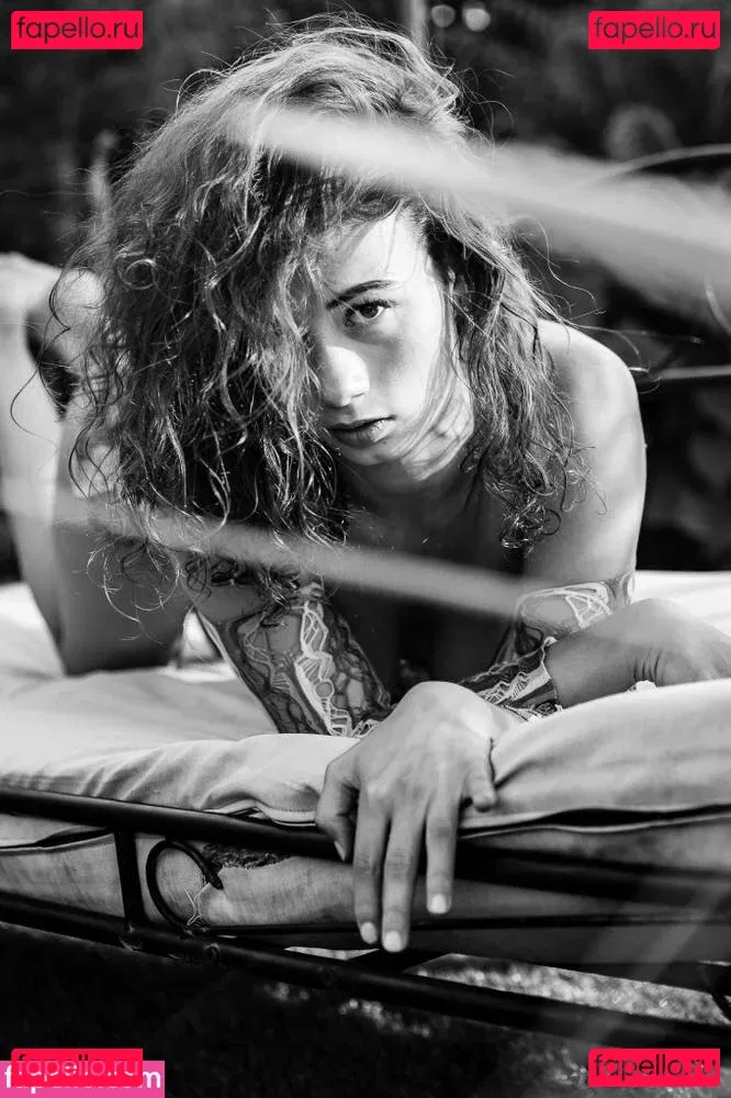 Florine Mazoyer Onlyfans Photo Gallery 