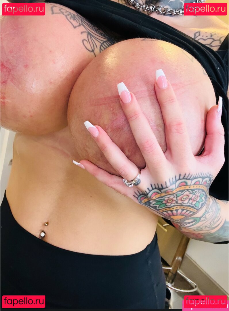 Goth.Barbie Nude Onlyfans Photo 6
