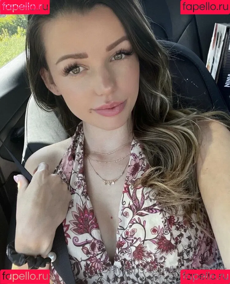 Becca Bangs Onlyfans Photo Gallery 