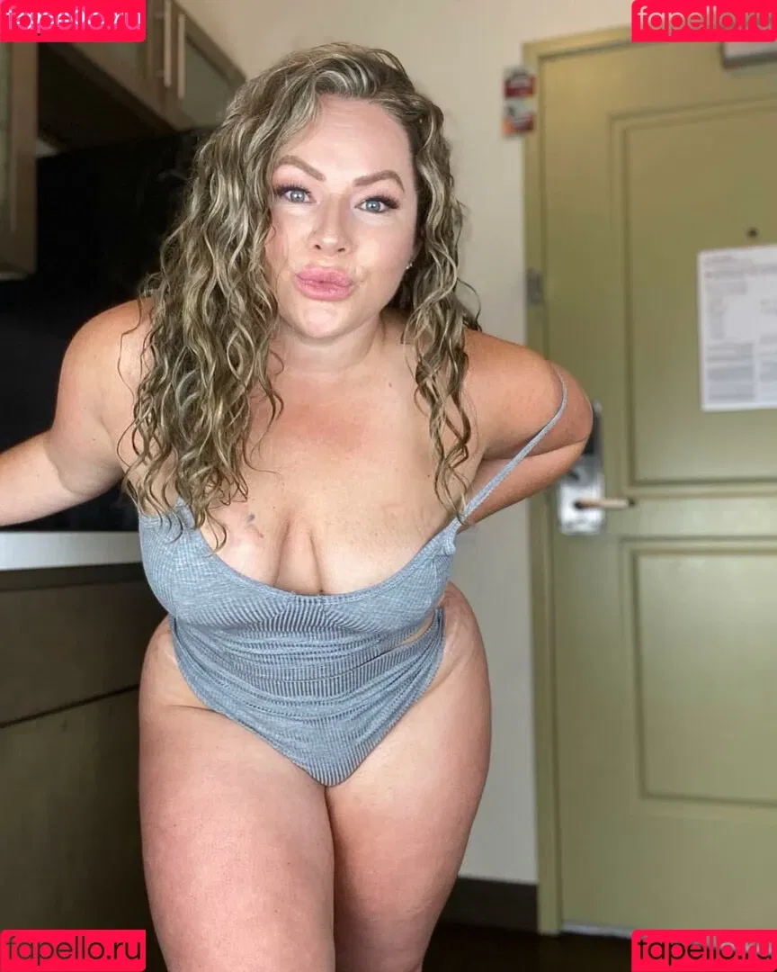 notyouraverage Onlyfans Photo Gallery 
