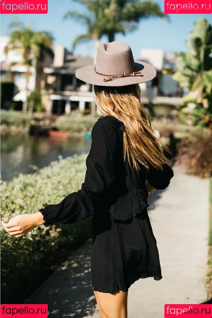 Camila Morrone Onlyfans Photo Gallery 