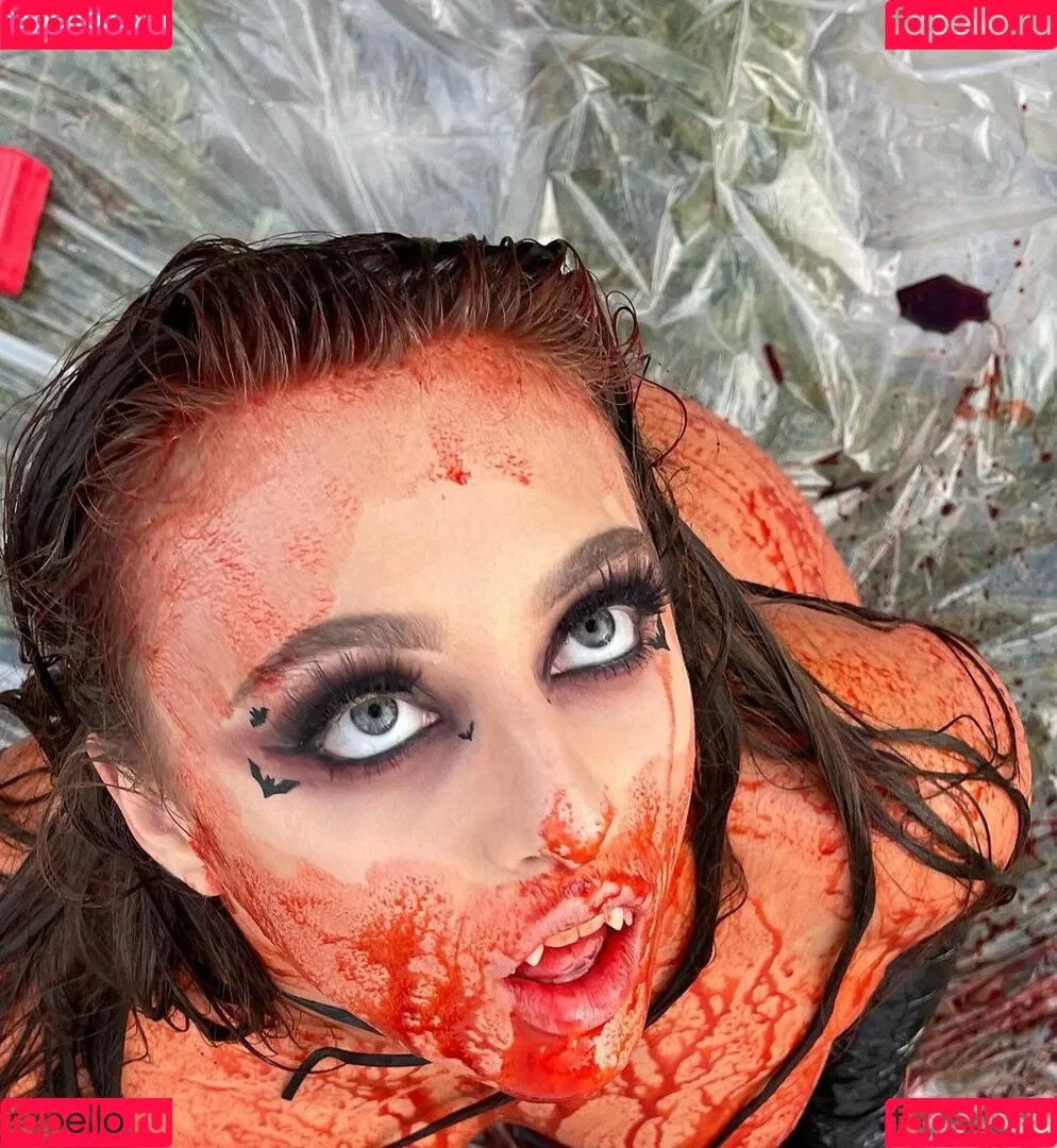 Gia Derza Onlyfans Photo Gallery 