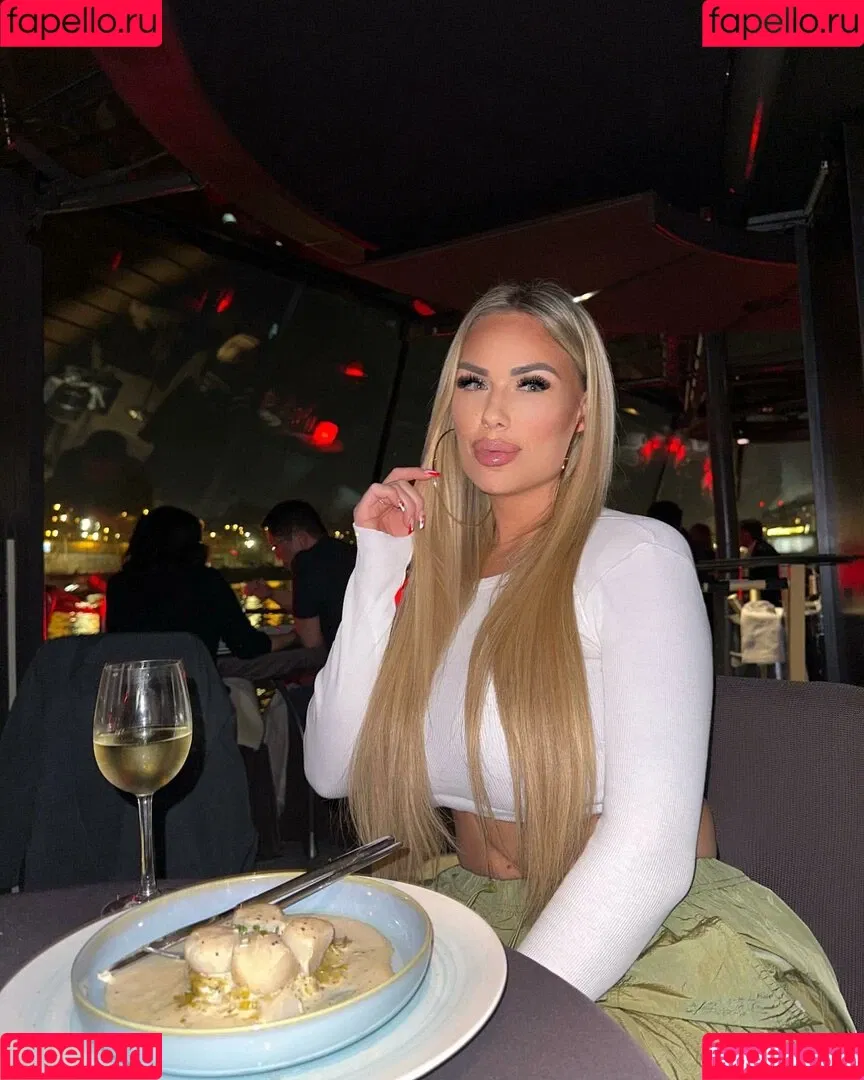 Lisa Amber Onlyfans Photo Gallery 