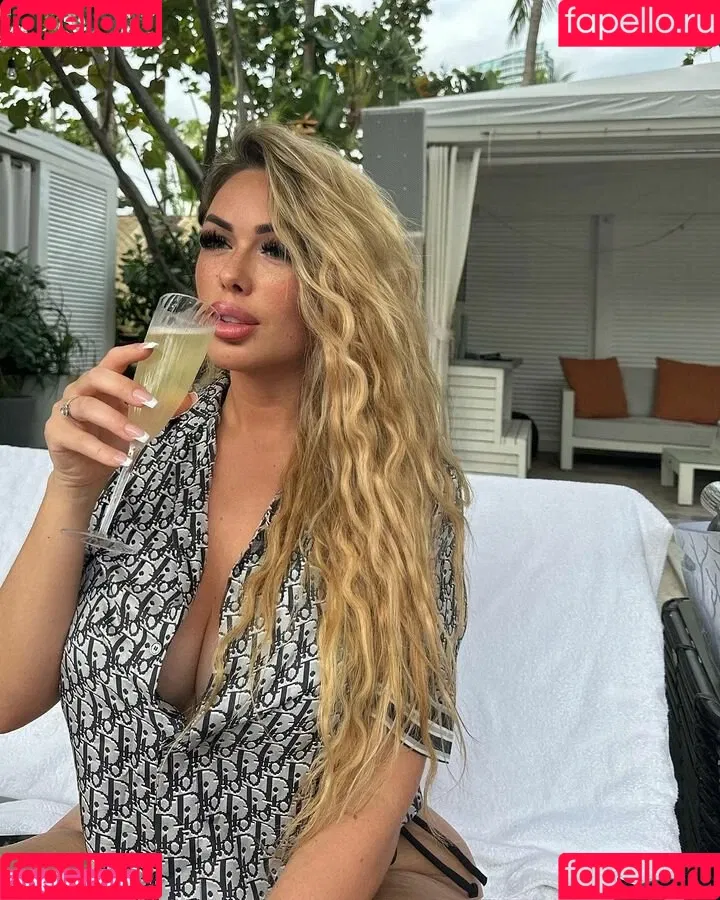 Lisa Amber Onlyfans Photo Gallery 
