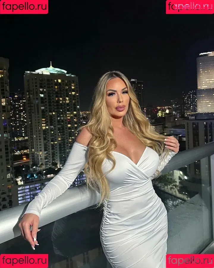 Lisa Amber Onlyfans Photo Gallery 