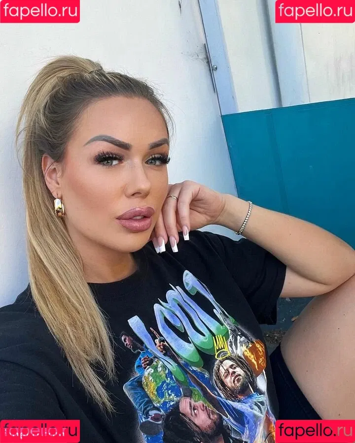 Lisa Amber Onlyfans Photo Gallery 