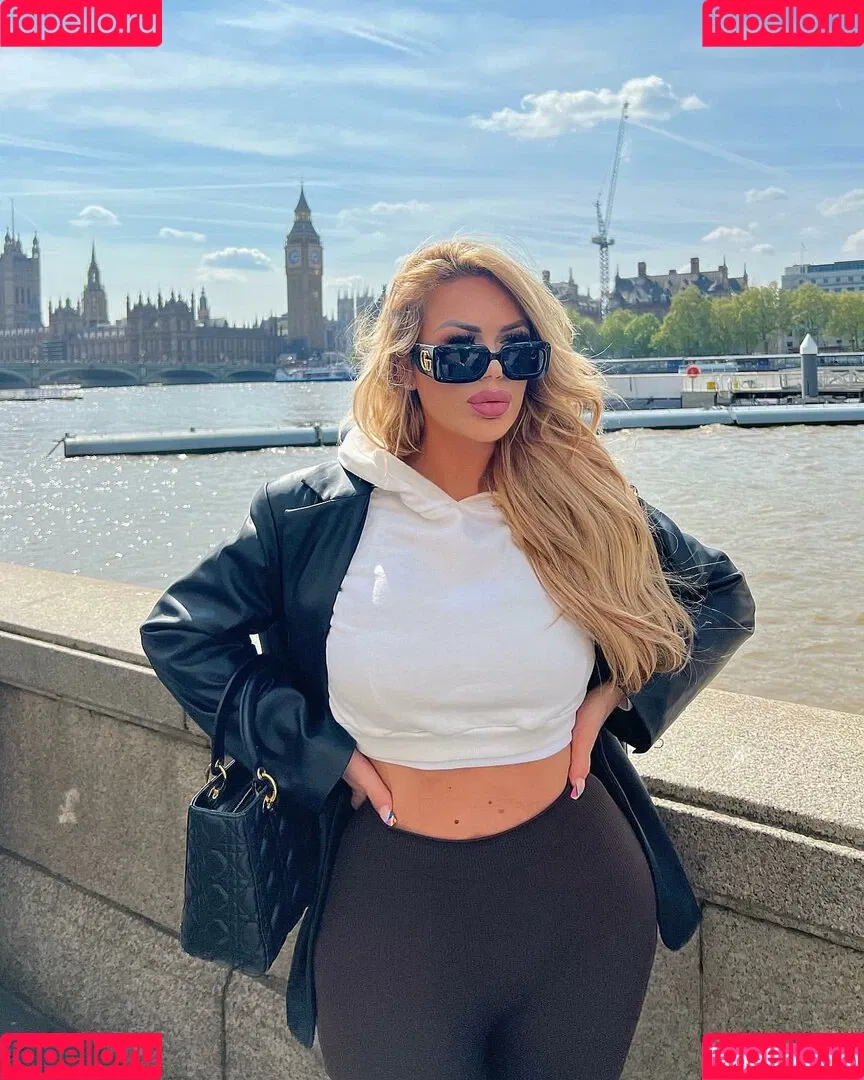 Lisa Amber Onlyfans Photo Gallery 