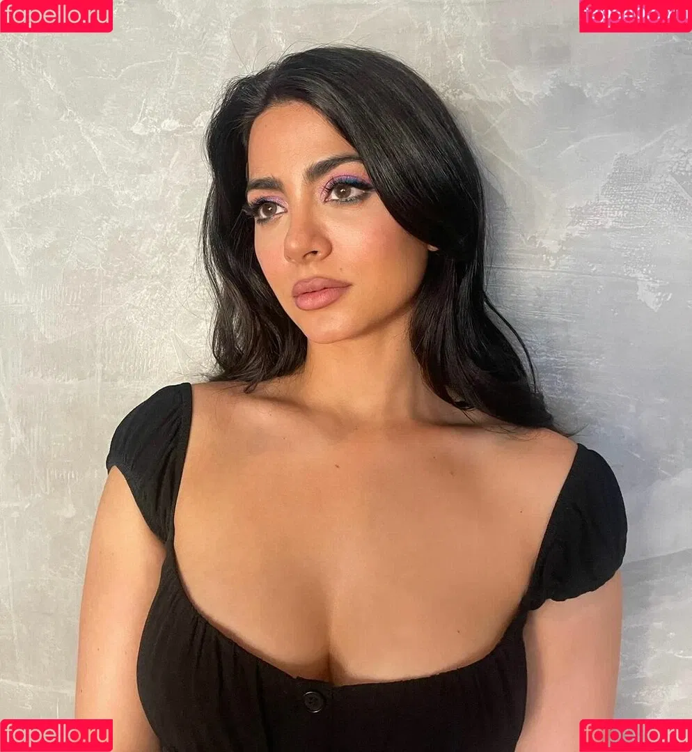Emeraude Toubia Onlyfans Photo Gallery 