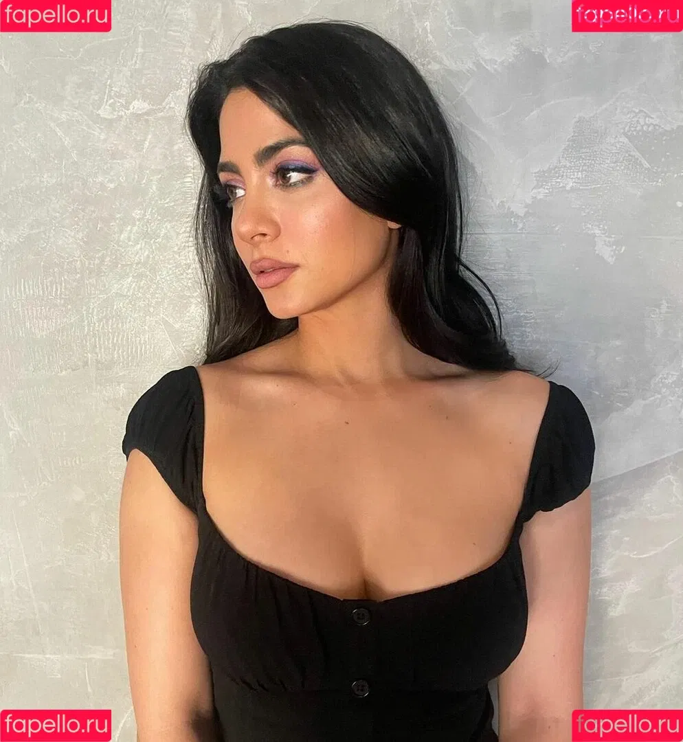 Emeraude Toubia Onlyfans Photo Gallery 