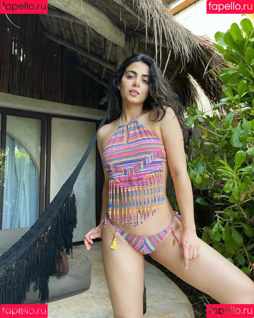 Emeraude Toubia Onlyfans Photo Gallery 