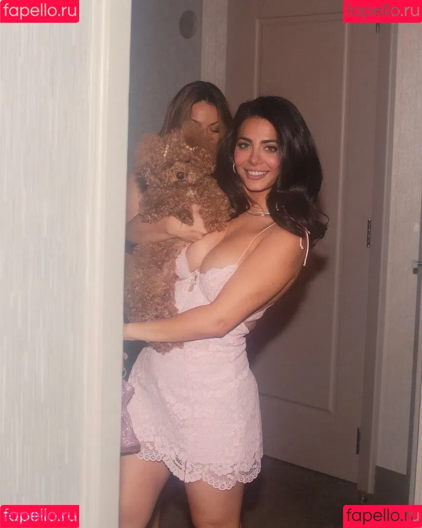 Emeraude Toubia Onlyfans Photo Gallery 