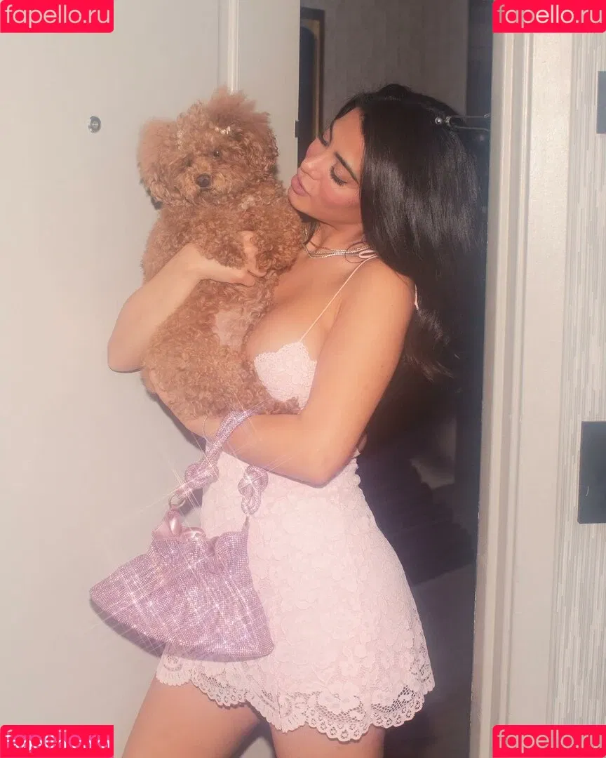 Emeraude Toubia Onlyfans Photo Gallery 