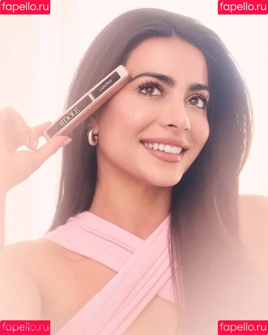 Emeraude Toubia Onlyfans Photo Gallery 