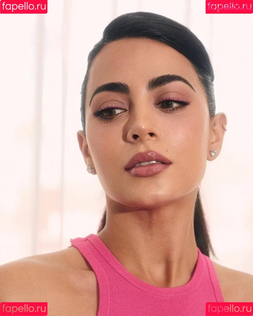 Emeraude Toubia Onlyfans Photo Gallery 