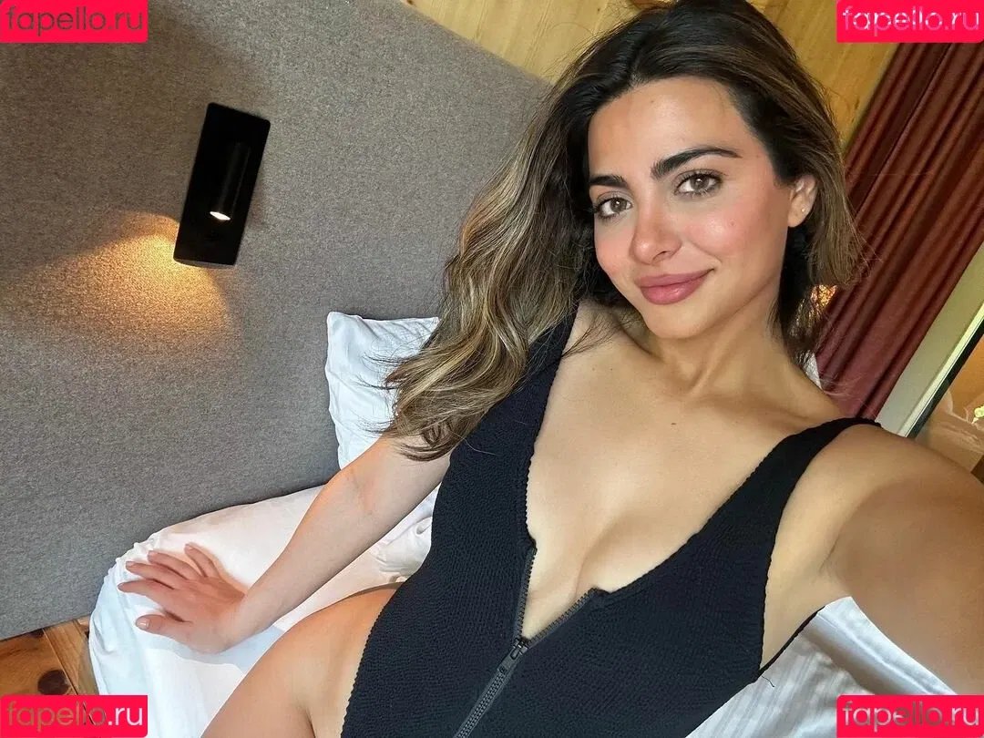Emeraude Toubia Onlyfans Photo Gallery 