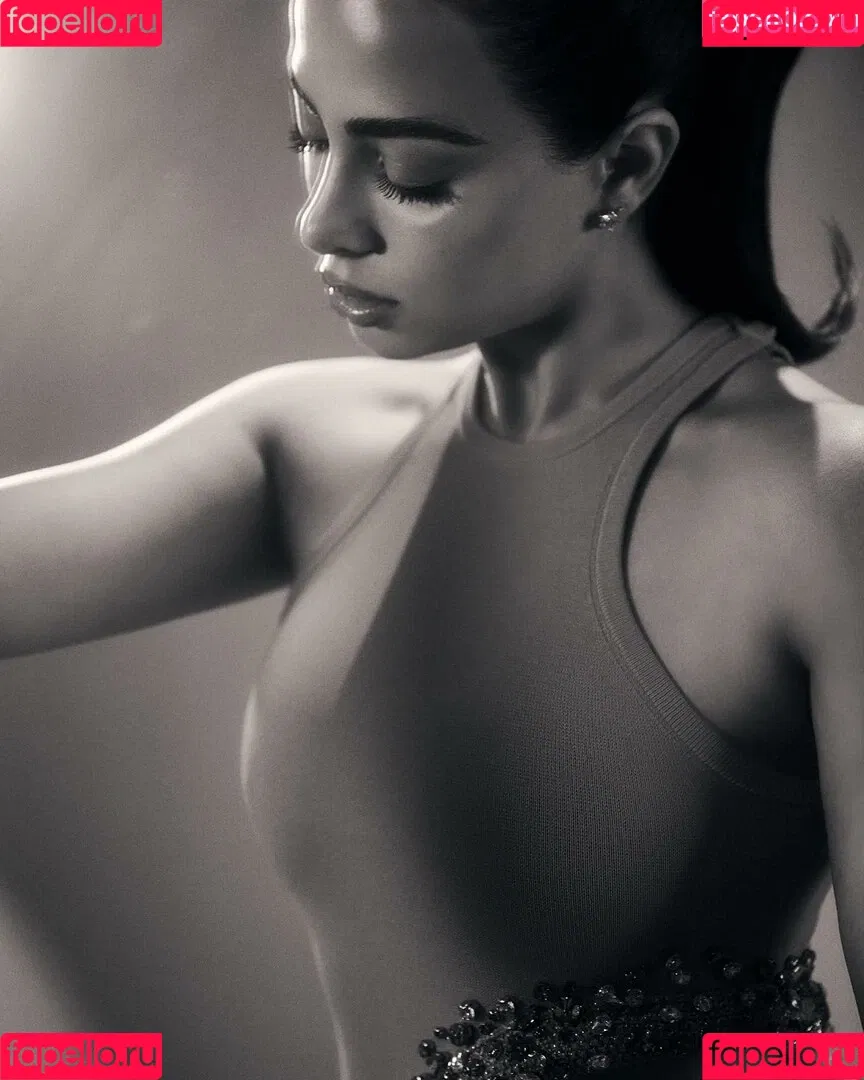 Emeraude Toubia Onlyfans Photo Gallery 