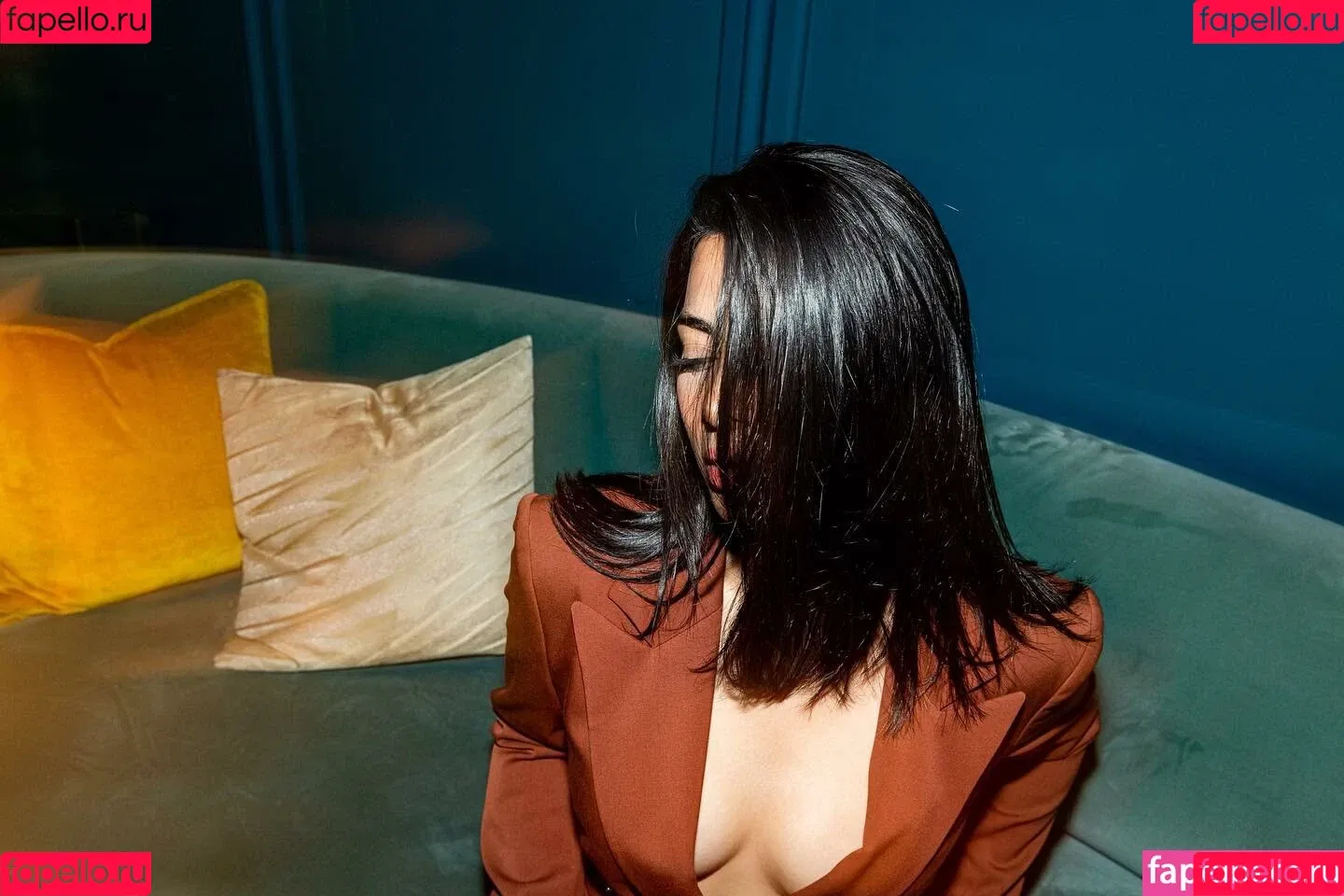 Emeraude Toubia Onlyfans Photo Gallery 