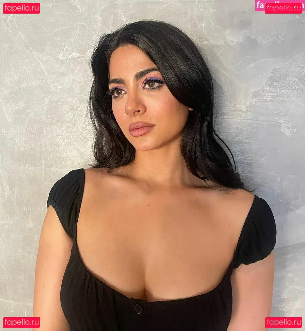 Emeraude Toubia Onlyfans Photo Gallery 