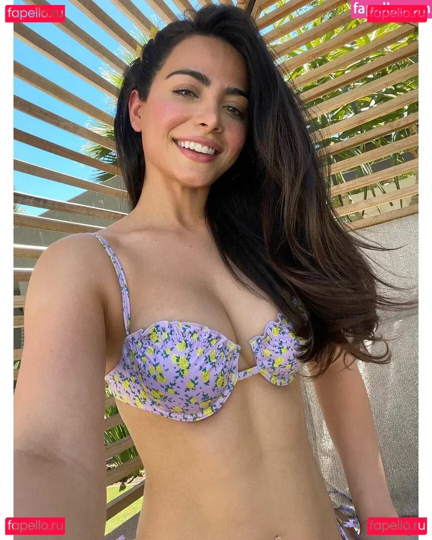 Emeraude Toubia Onlyfans Photo Gallery 