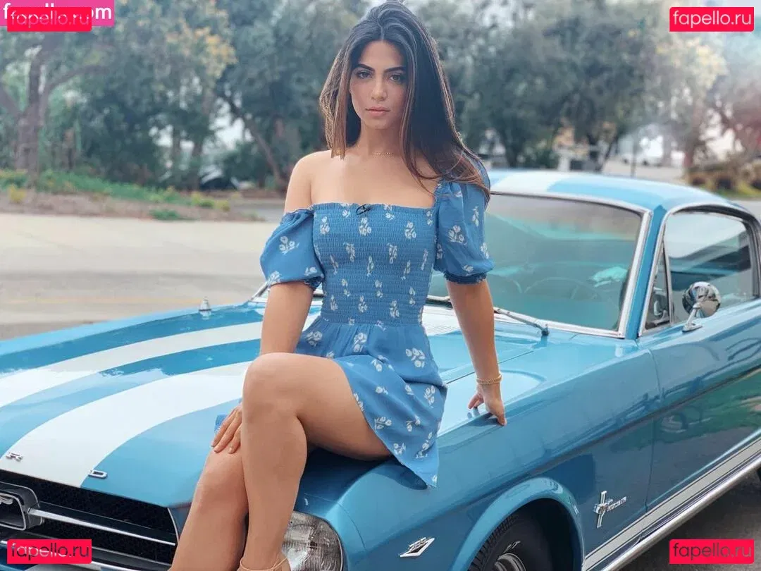 Emeraude Toubia Onlyfans Photo Gallery 