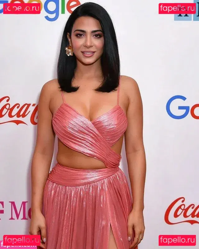 Emeraude Toubia Onlyfans Photo Gallery 