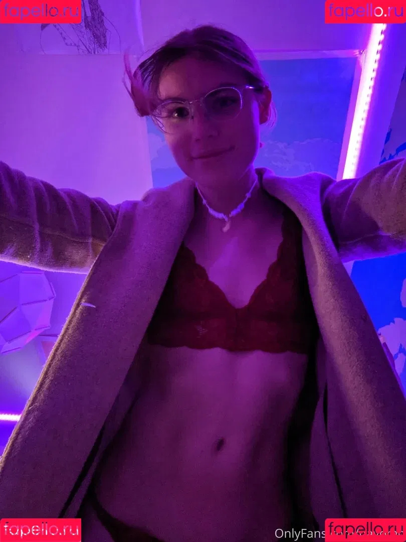 Nayomo Onlyfans Photo Gallery 