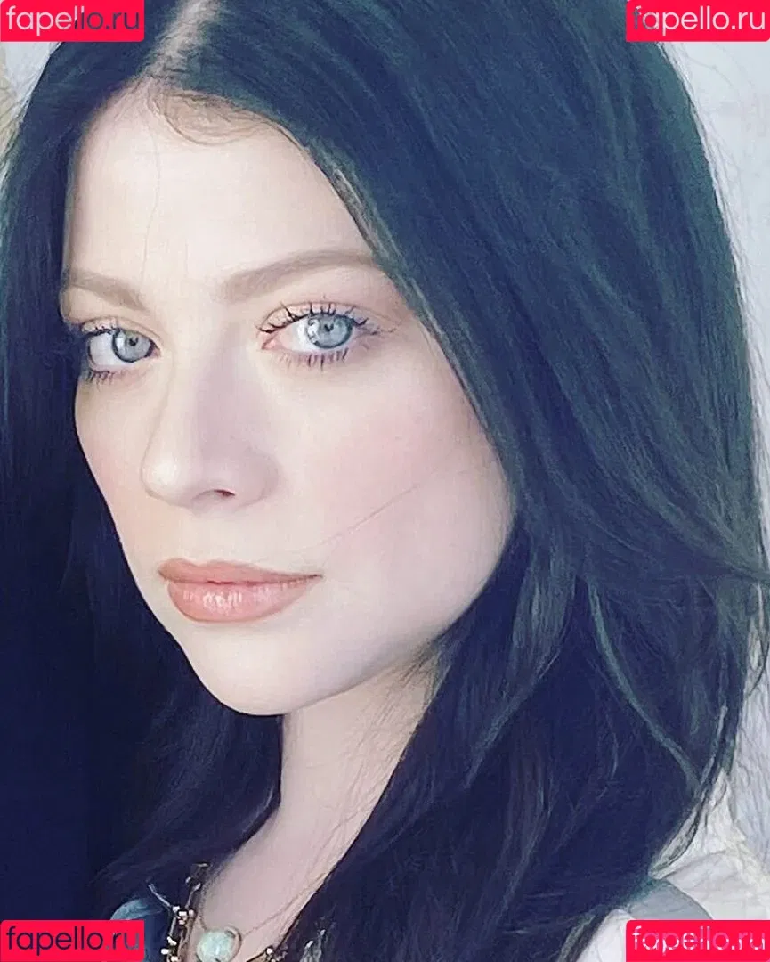 Michelle Trachtenberg Onlyfans Photo Gallery 