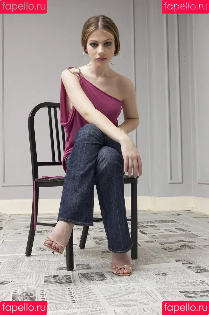 Michelle Trachtenberg Onlyfans Photo Gallery 