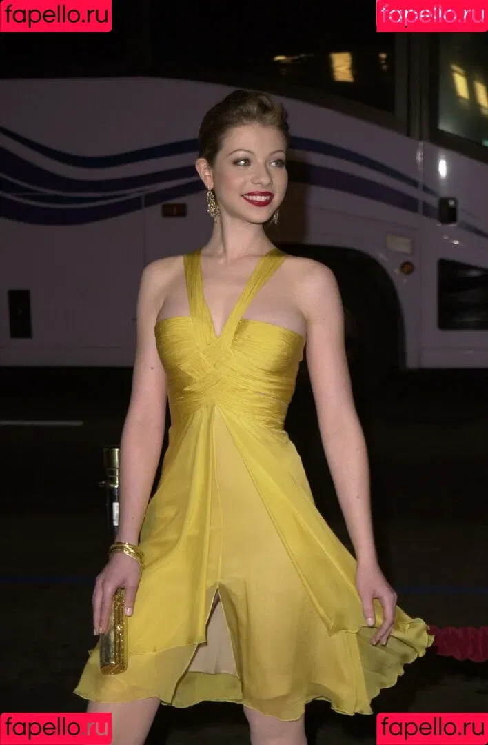 Michelle Trachtenberg Onlyfans Photo Gallery 