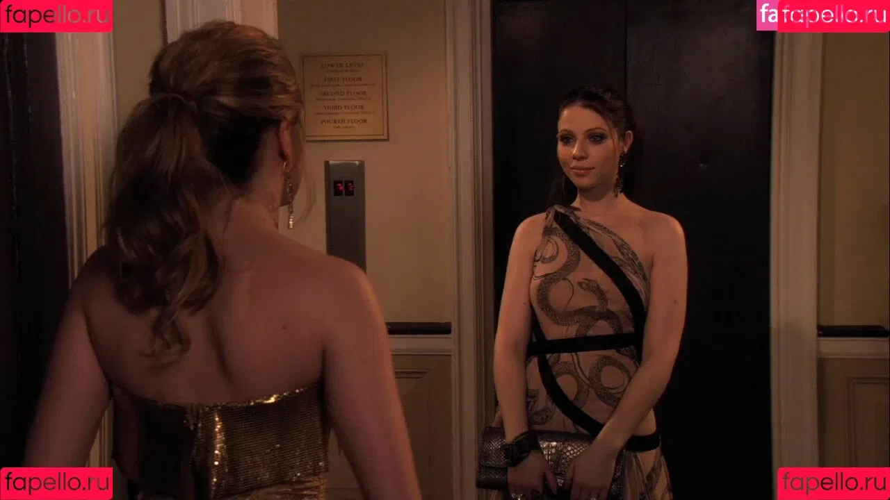 Michelle Trachtenberg Onlyfans Photo Gallery 