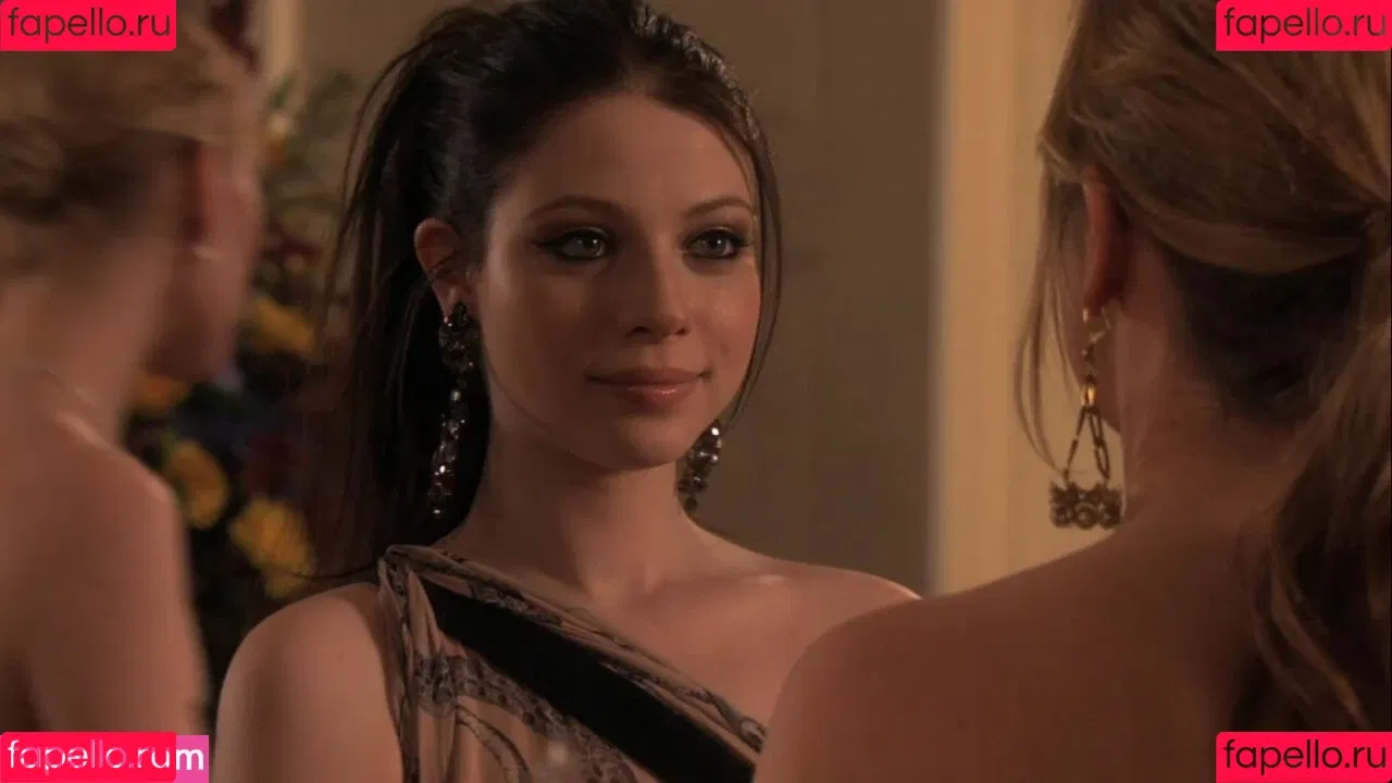 Michelle Trachtenberg Onlyfans Photo Gallery 