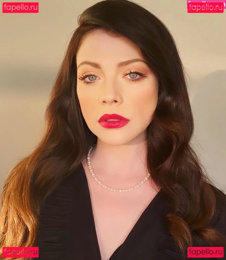 Michelle Trachtenberg Onlyfans Photo Gallery 