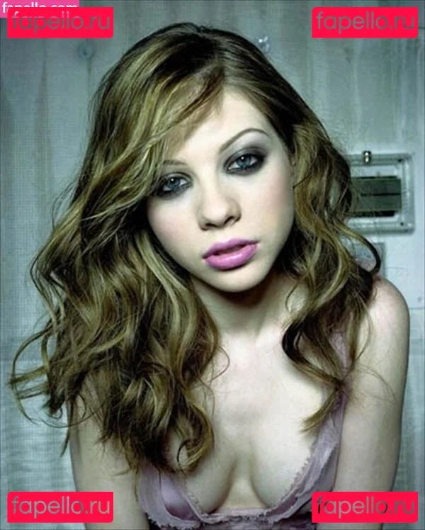 Michelle Trachtenberg Onlyfans Photo Gallery 
