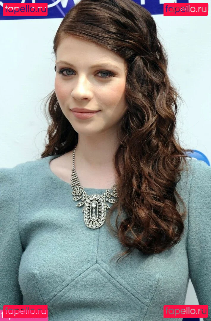 Michelle Trachtenberg Onlyfans Photo Gallery 