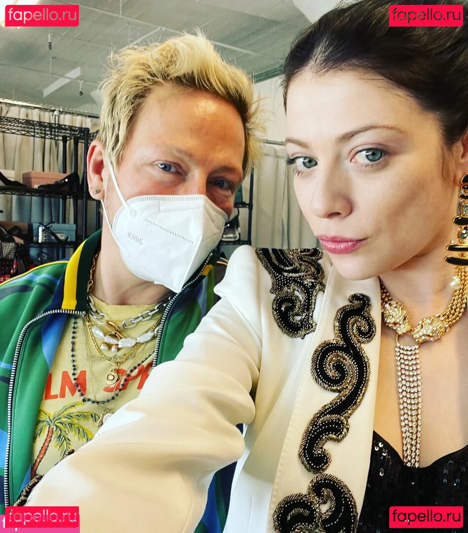 Michelle Trachtenberg Onlyfans Photo Gallery 