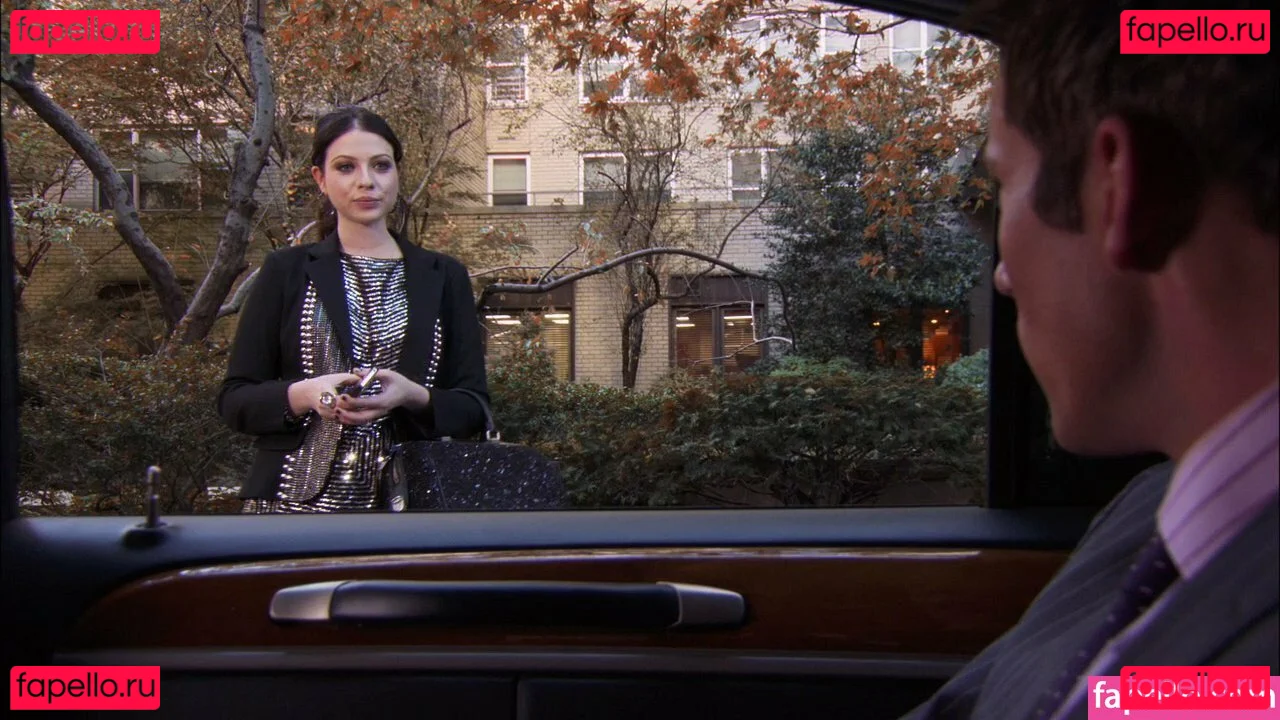 Michelle Trachtenberg Onlyfans Photo Gallery 