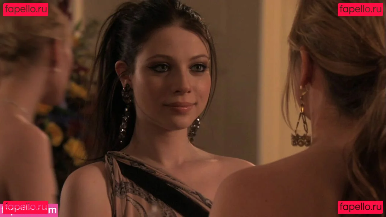 Michelle Trachtenberg Onlyfans Photo Gallery 