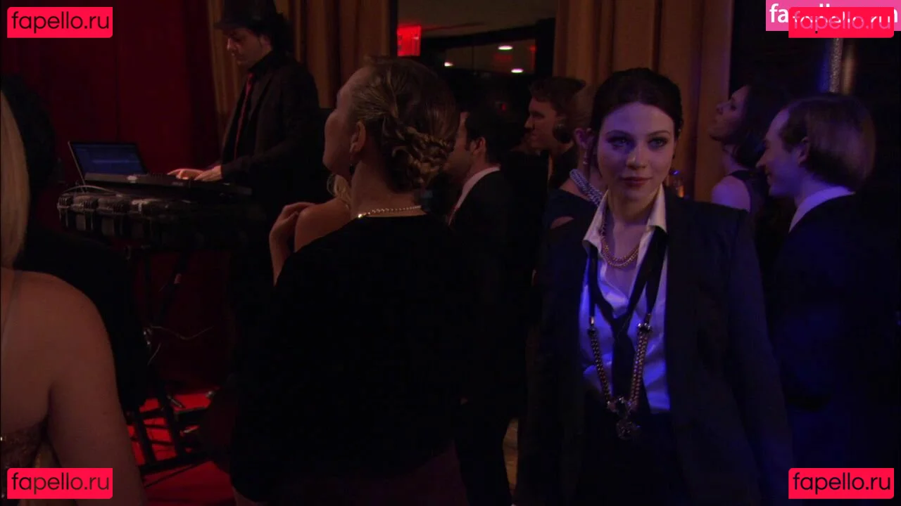 Michelle Trachtenberg Onlyfans Photo Gallery 