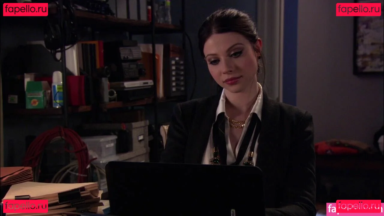 Michelle Trachtenberg Onlyfans Photo Gallery 