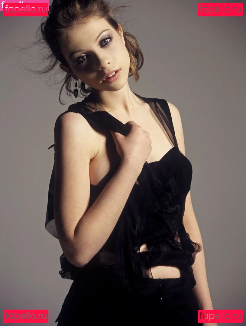 Michelle Trachtenberg Onlyfans Photo Gallery 