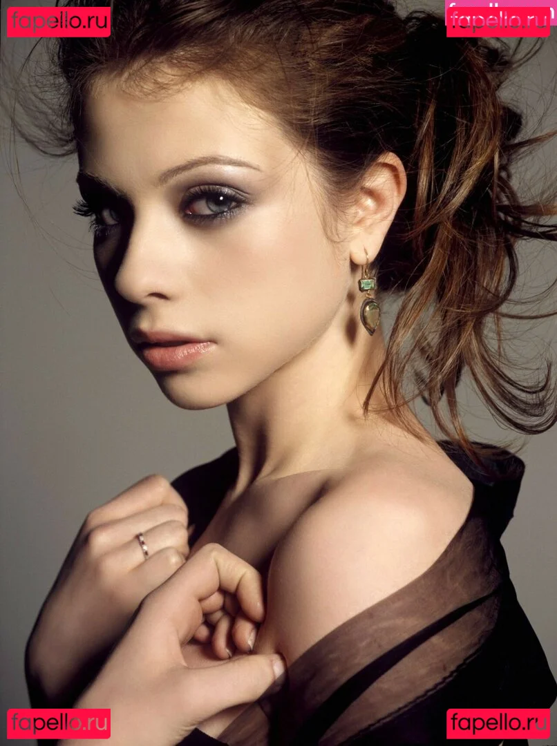 Michelle Trachtenberg Onlyfans Photo Gallery 