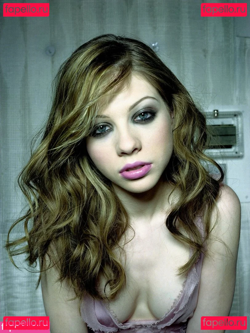 Michelle Trachtenberg Onlyfans Photo Gallery 